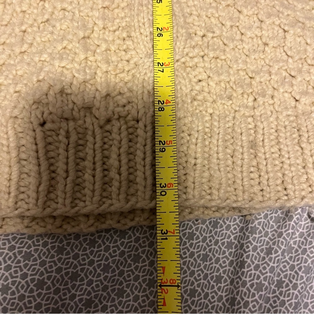 Vintage oversized cream hand knit sweater - Picture 4 of 6